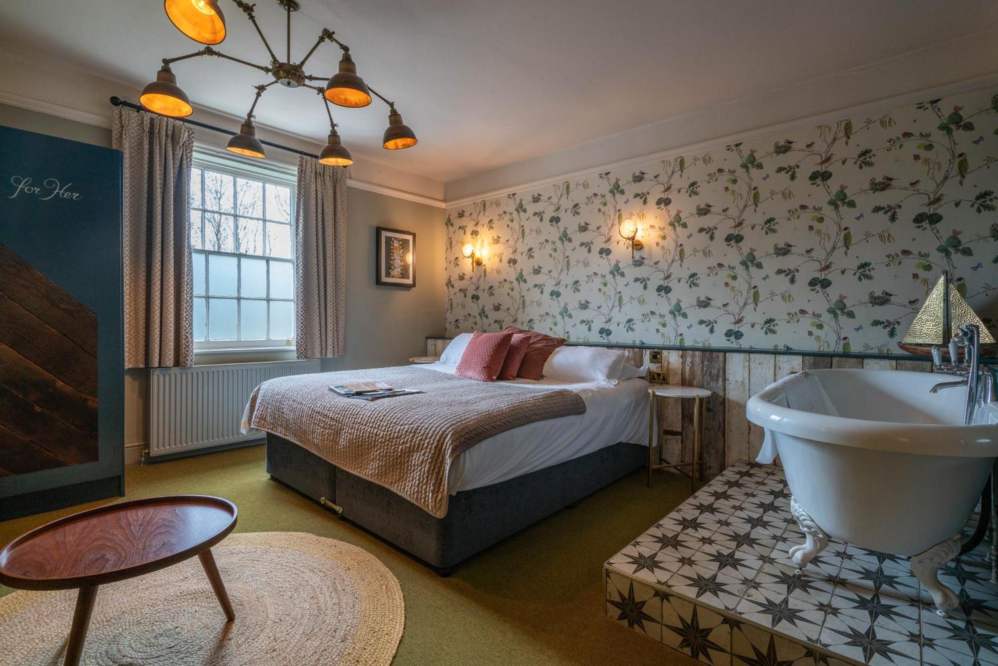 The Dundas Arms Kintbury Экстерьер фото
