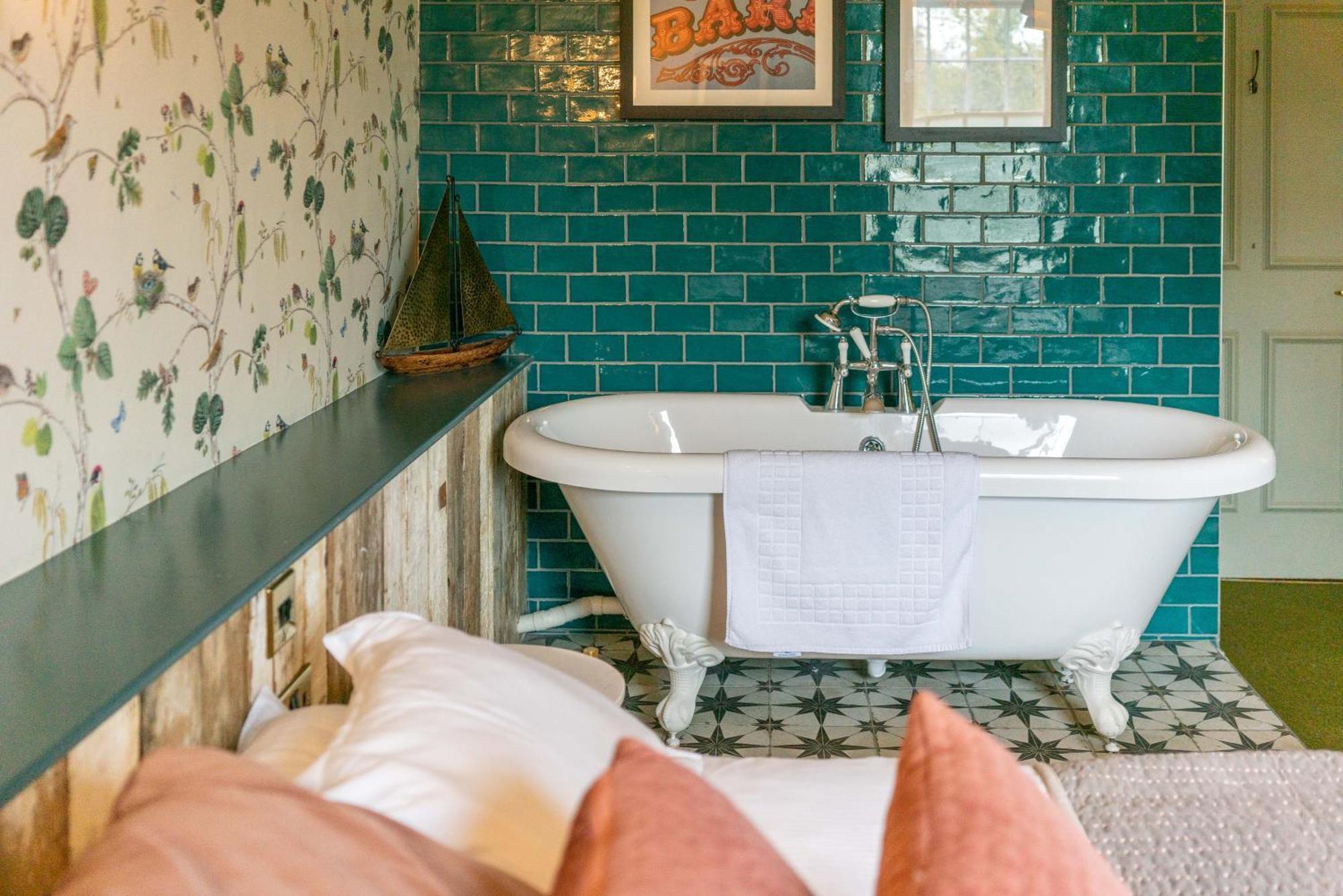 The Dundas Arms Kintbury Экстерьер фото