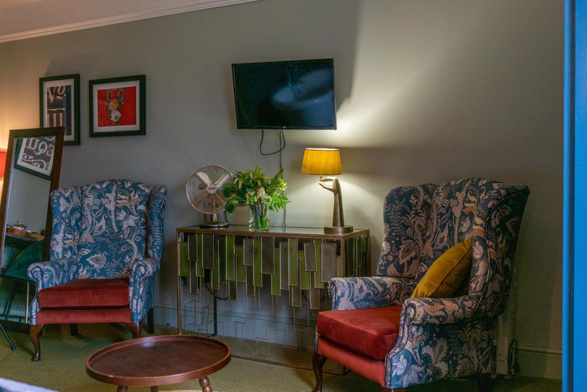 The Dundas Arms Kintbury Экстерьер фото