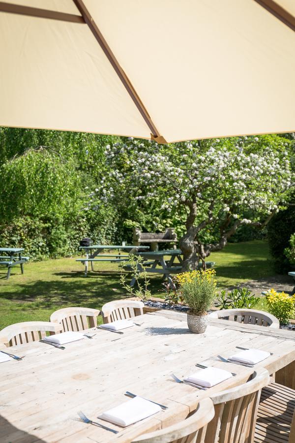 The Dundas Arms Kintbury Экстерьер фото