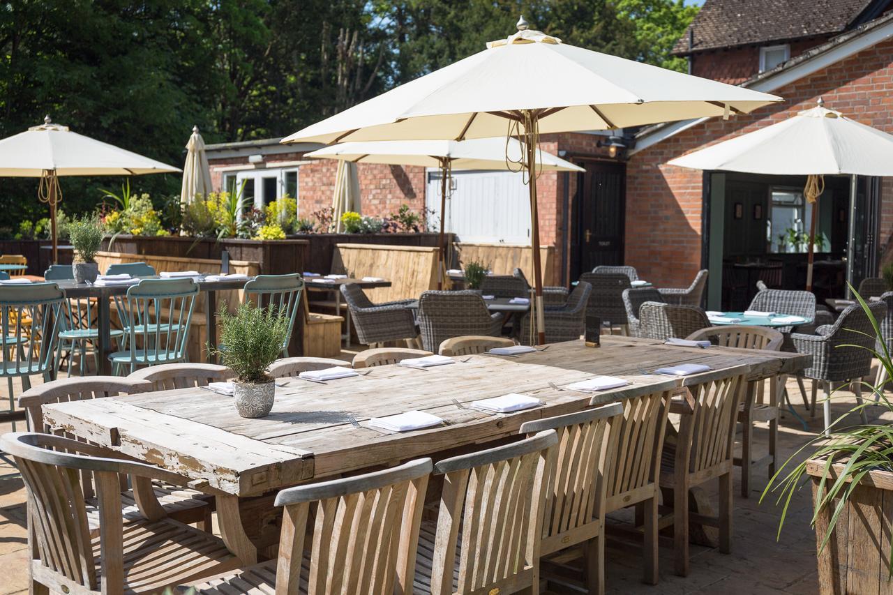 The Dundas Arms Kintbury Экстерьер фото