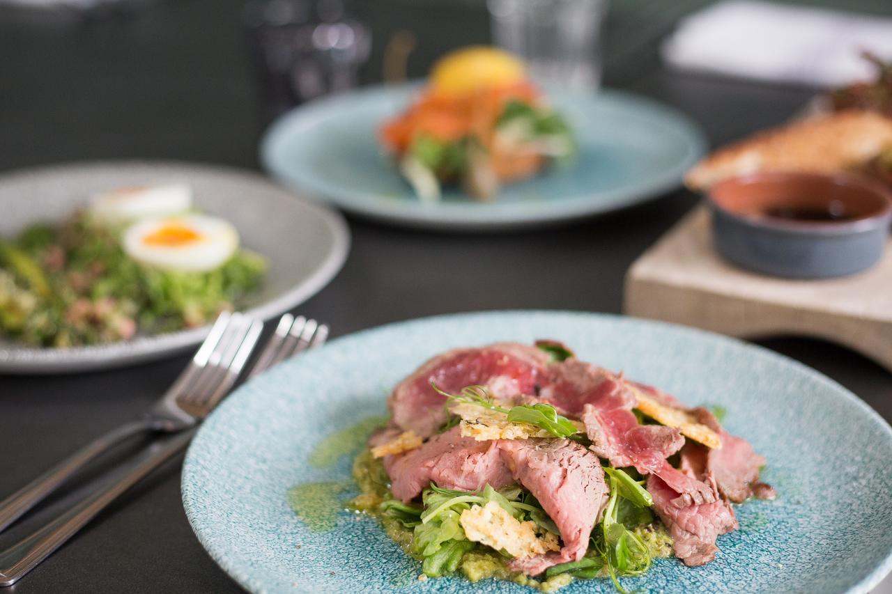 The Dundas Arms Kintbury Экстерьер фото