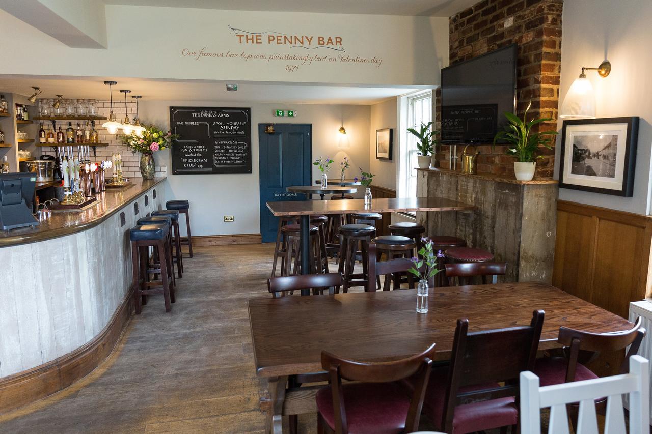 The Dundas Arms Kintbury Экстерьер фото