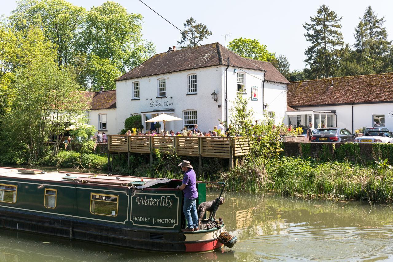 The Dundas Arms Kintbury Экстерьер фото