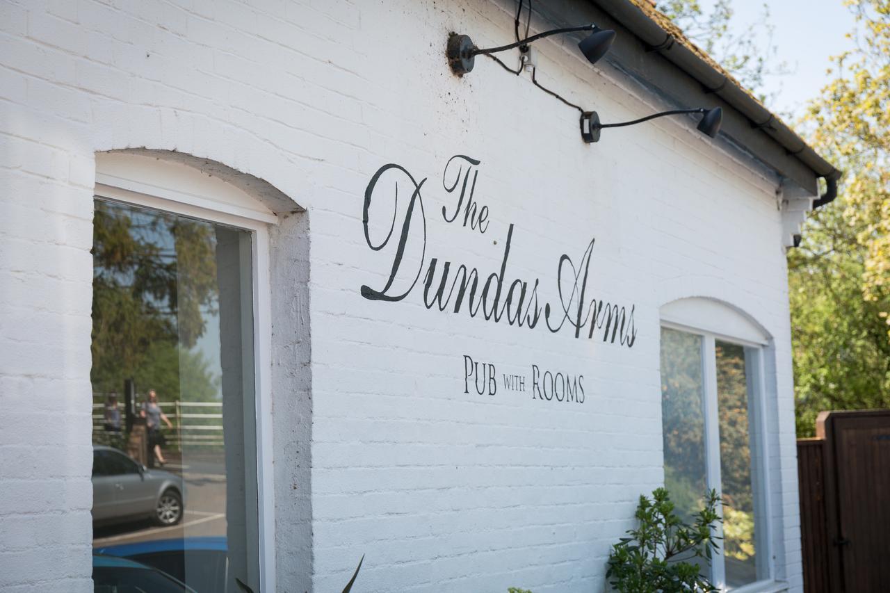 The Dundas Arms Kintbury Экстерьер фото