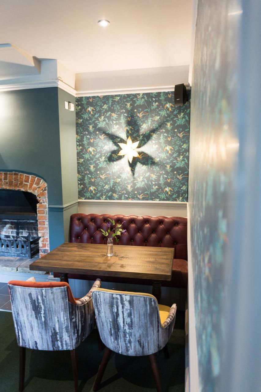 The Dundas Arms Kintbury Экстерьер фото