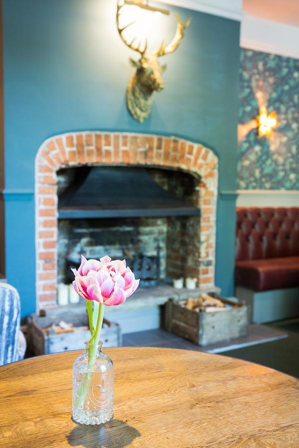 The Dundas Arms Kintbury Экстерьер фото