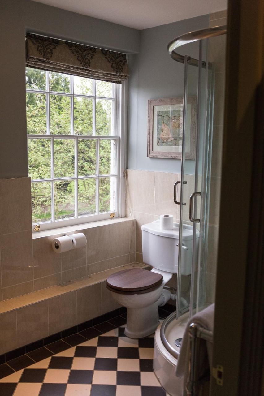The Dundas Arms Kintbury Экстерьер фото