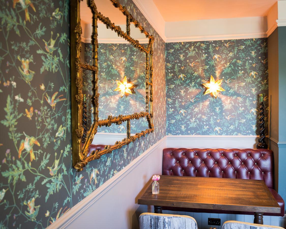 The Dundas Arms Kintbury Экстерьер фото
