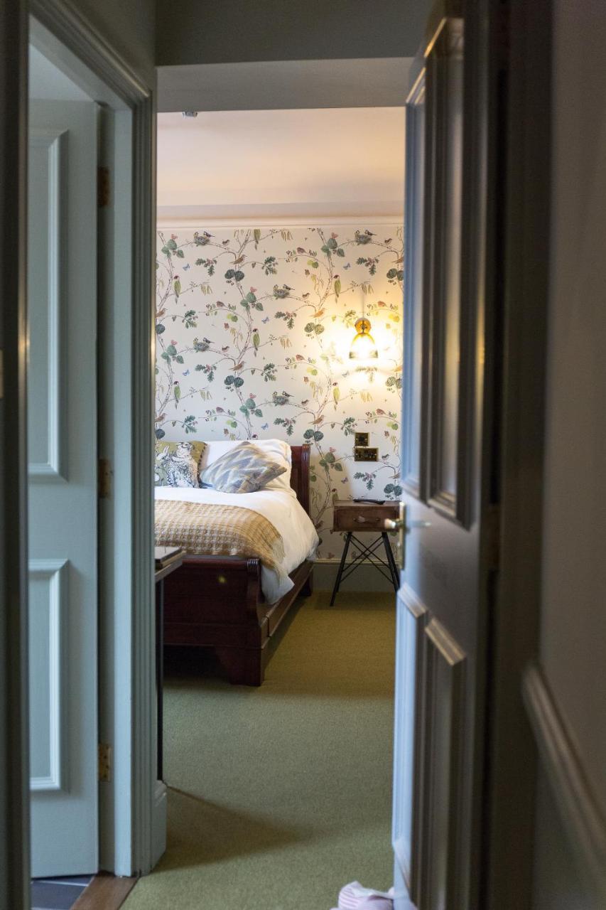The Dundas Arms Kintbury Экстерьер фото