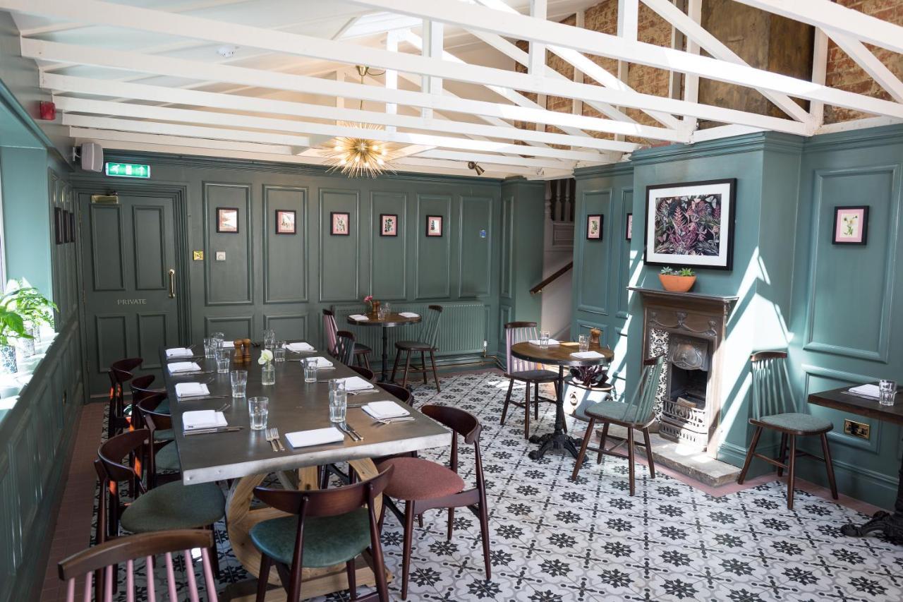 The Dundas Arms Kintbury Экстерьер фото