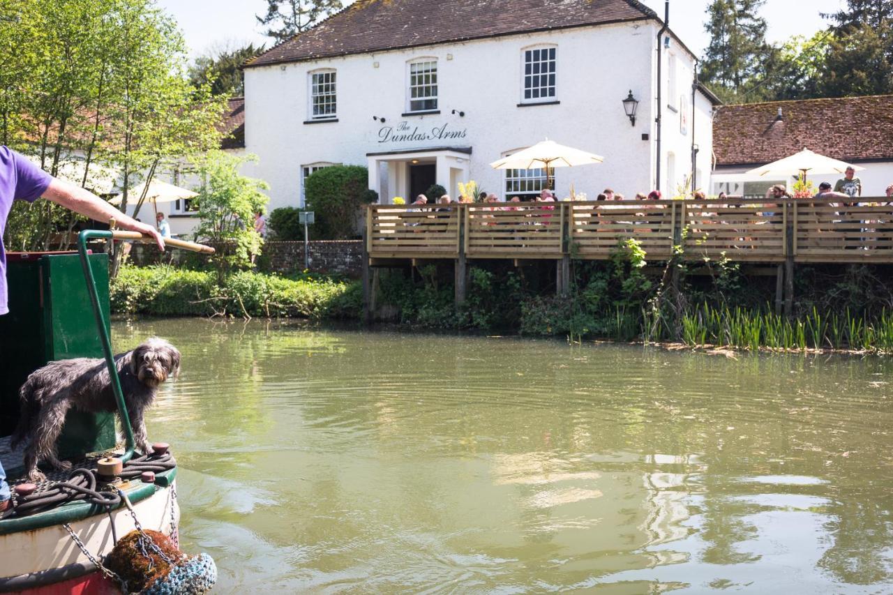 The Dundas Arms Kintbury Экстерьер фото